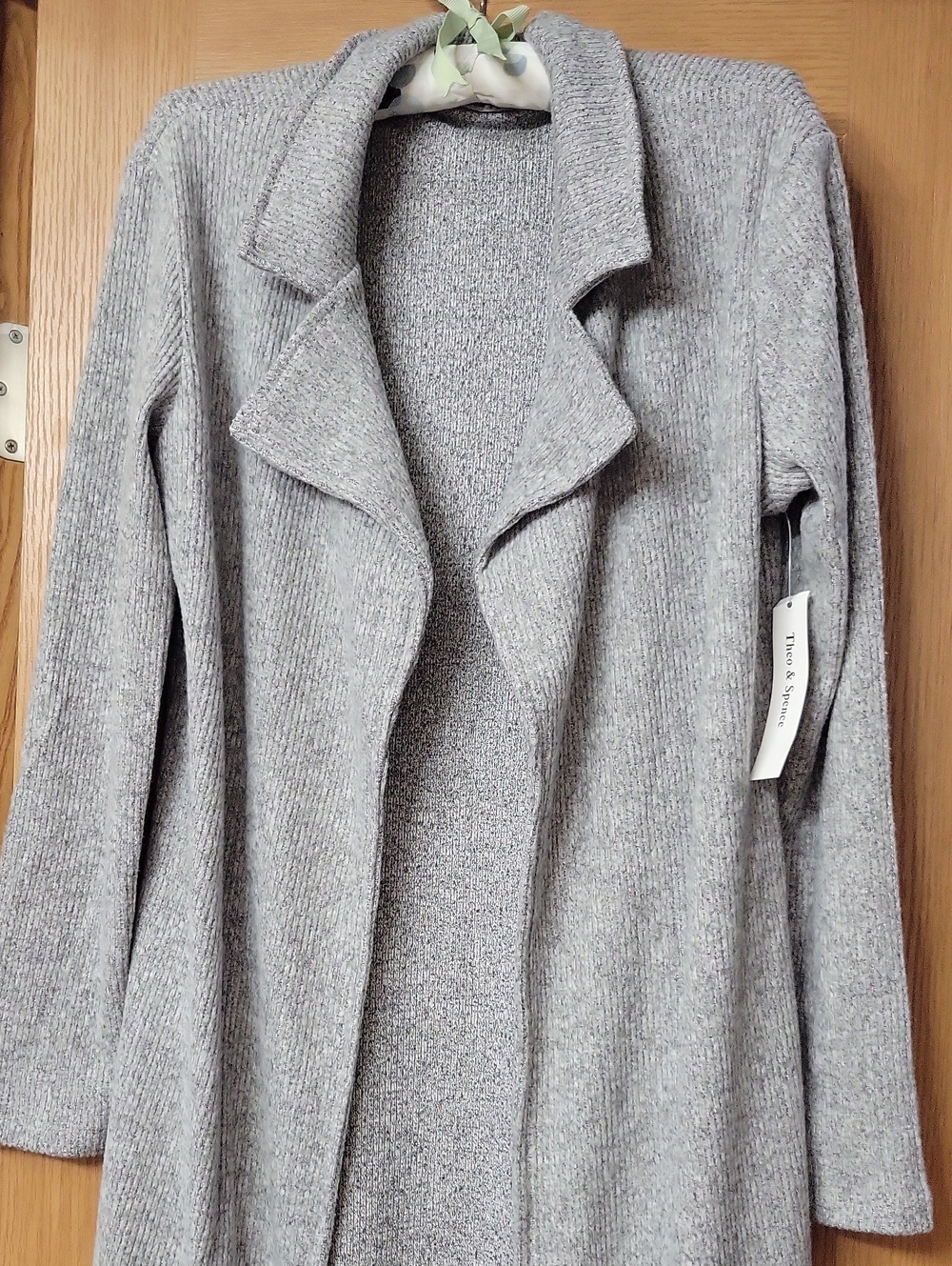 NWT -- Theo & Spence Light Gray Long Knit Duster Cardigan - Picture 2 of 3
